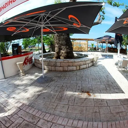 Buneci Beach Lukovë